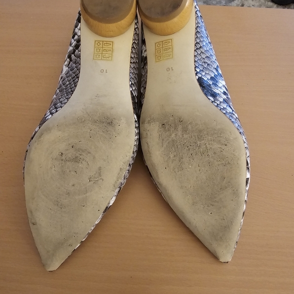 JEFFREY CAMPBELL Super Cute faux Reptile Print Black Gray w/Round Wood Heel 10 - Picture 6 of 6